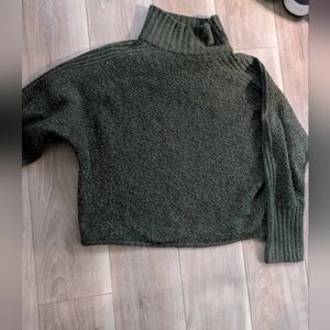 Women's Oversized Cropped Sweater-small